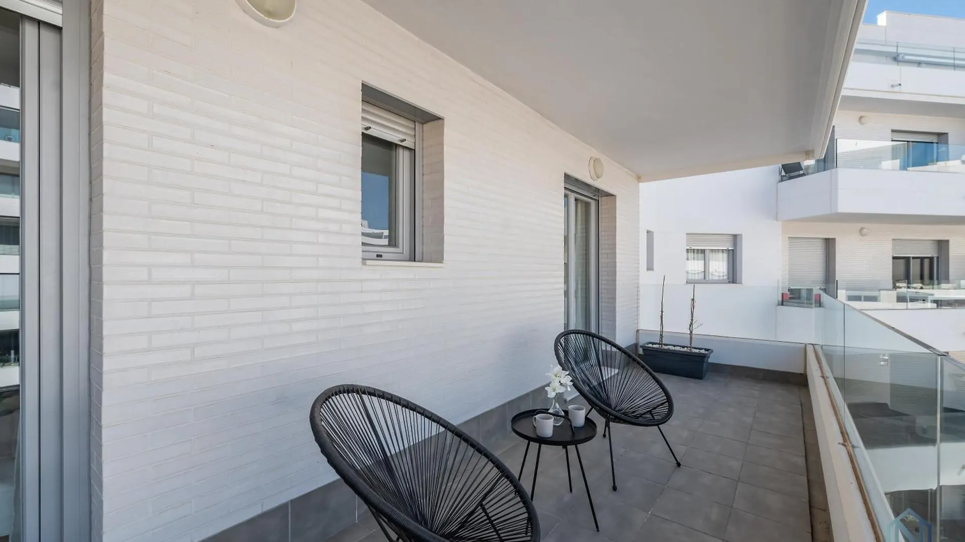Newly Built 3 Bdrm Modern Apt W Gym, Pool, & Views Marbella 0*,
