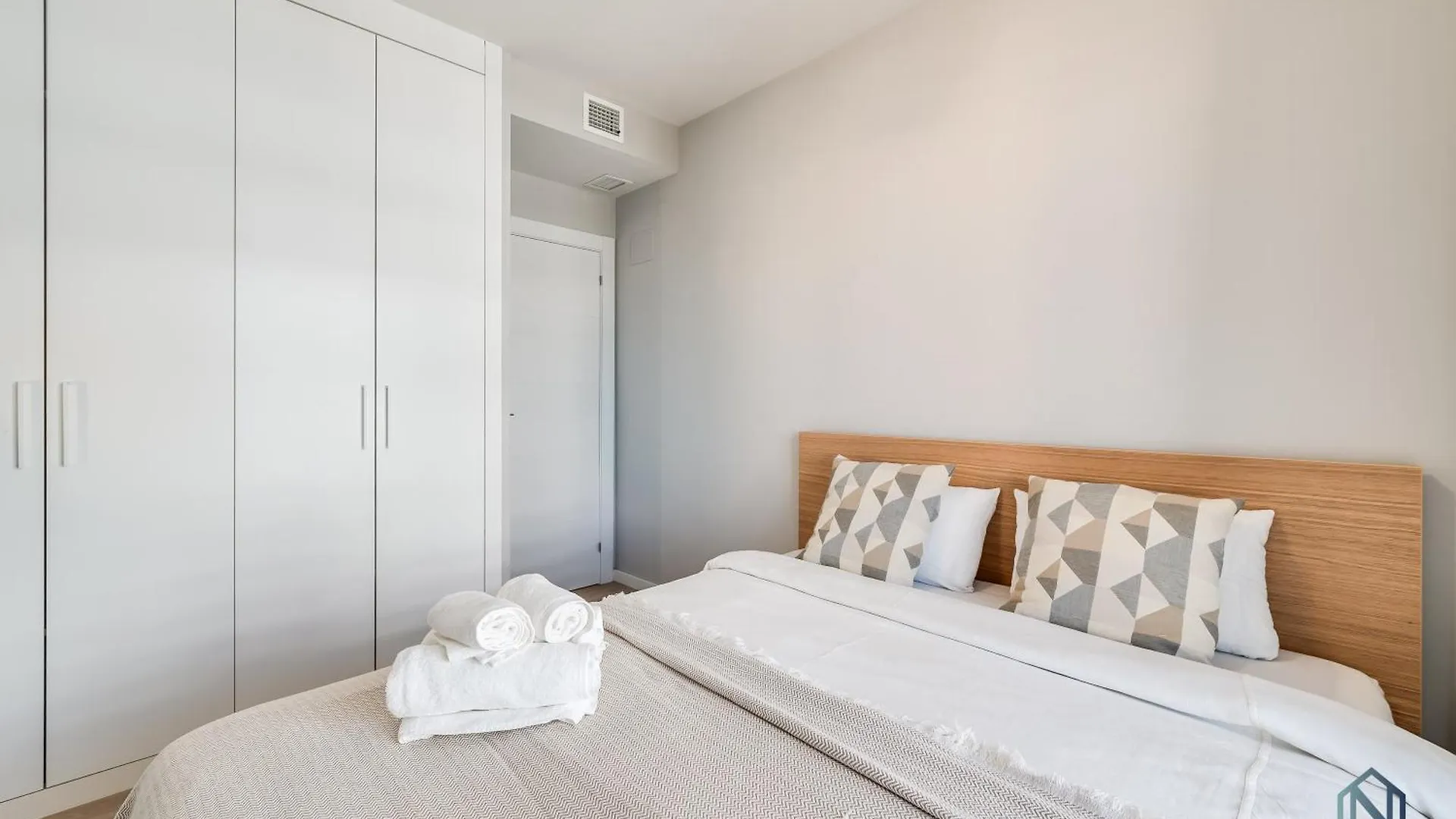 Newly Built 3 Bdrm Modern Apt W Gym, Pool, & Views Marbella Spain