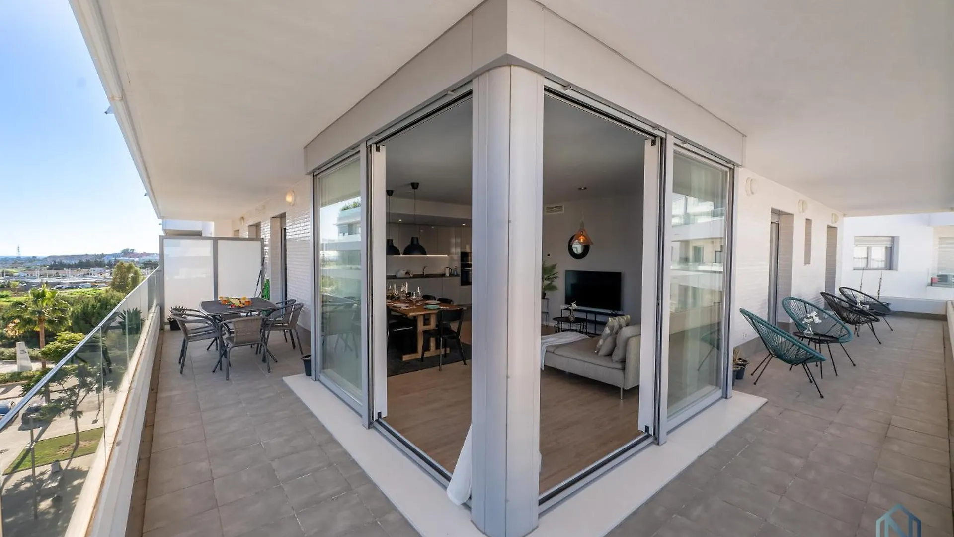 Newly Built 3 Bdrm Modern Apt W Gym, Pool, & Views Marbella Apartment