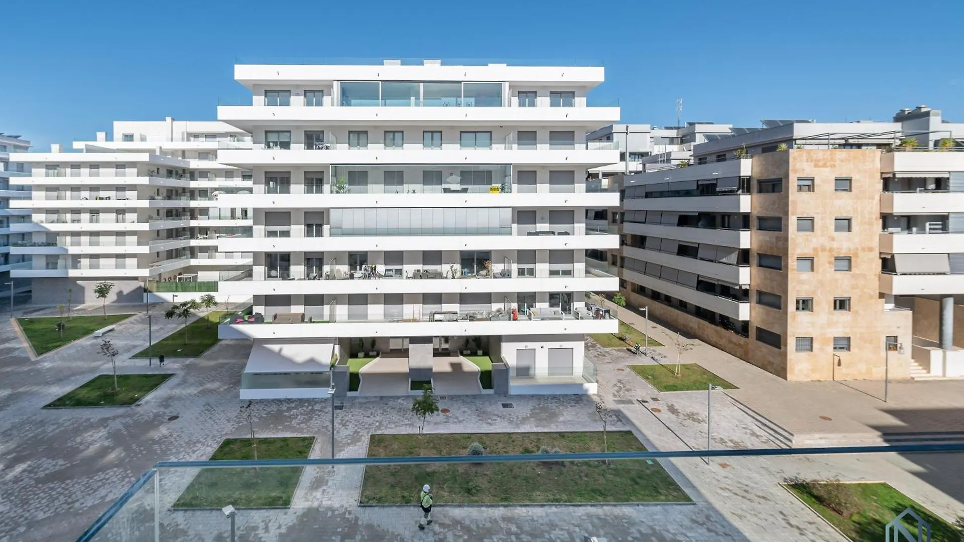 Newly Built 3 Bdrm Modern Apt W Gym, Pool, & Views Marbella Apartment