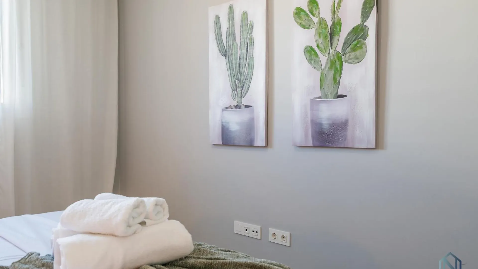 Newly Built 3 Bdrm Modern Apt W Gym, Pool, & Views Marbella Apartment